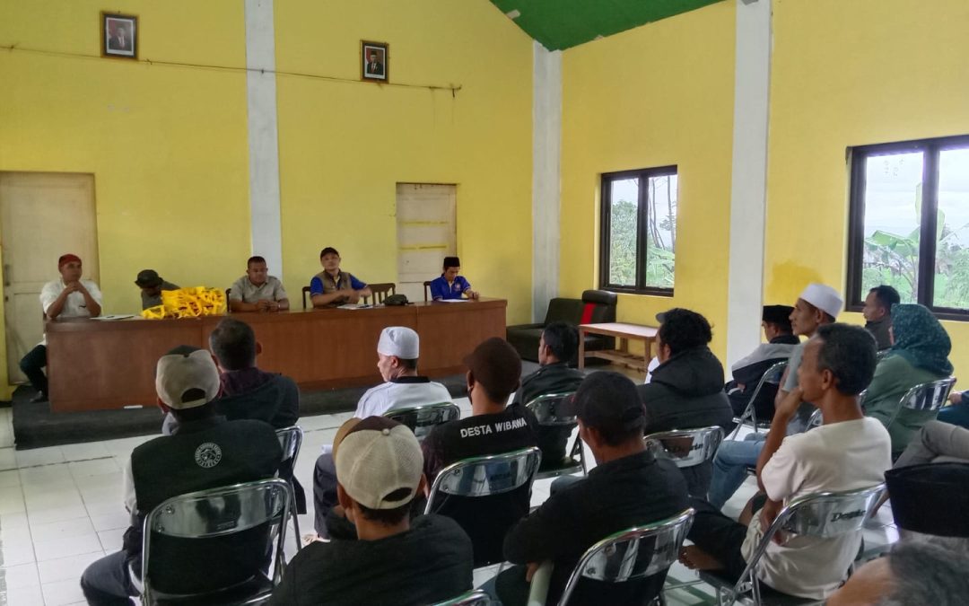 Menjelang Lebaran: Pemerintah Desa Tangkil Bagikan Insentif Kepada Lembaga-Lembaga Desa